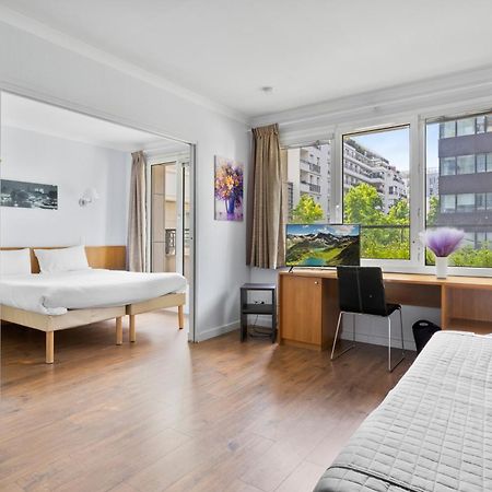 Grand Appartement Avec Balcon - Proche Parc Des Expo - Parking Privee Исси-ле-Мулино Экстерьер фото