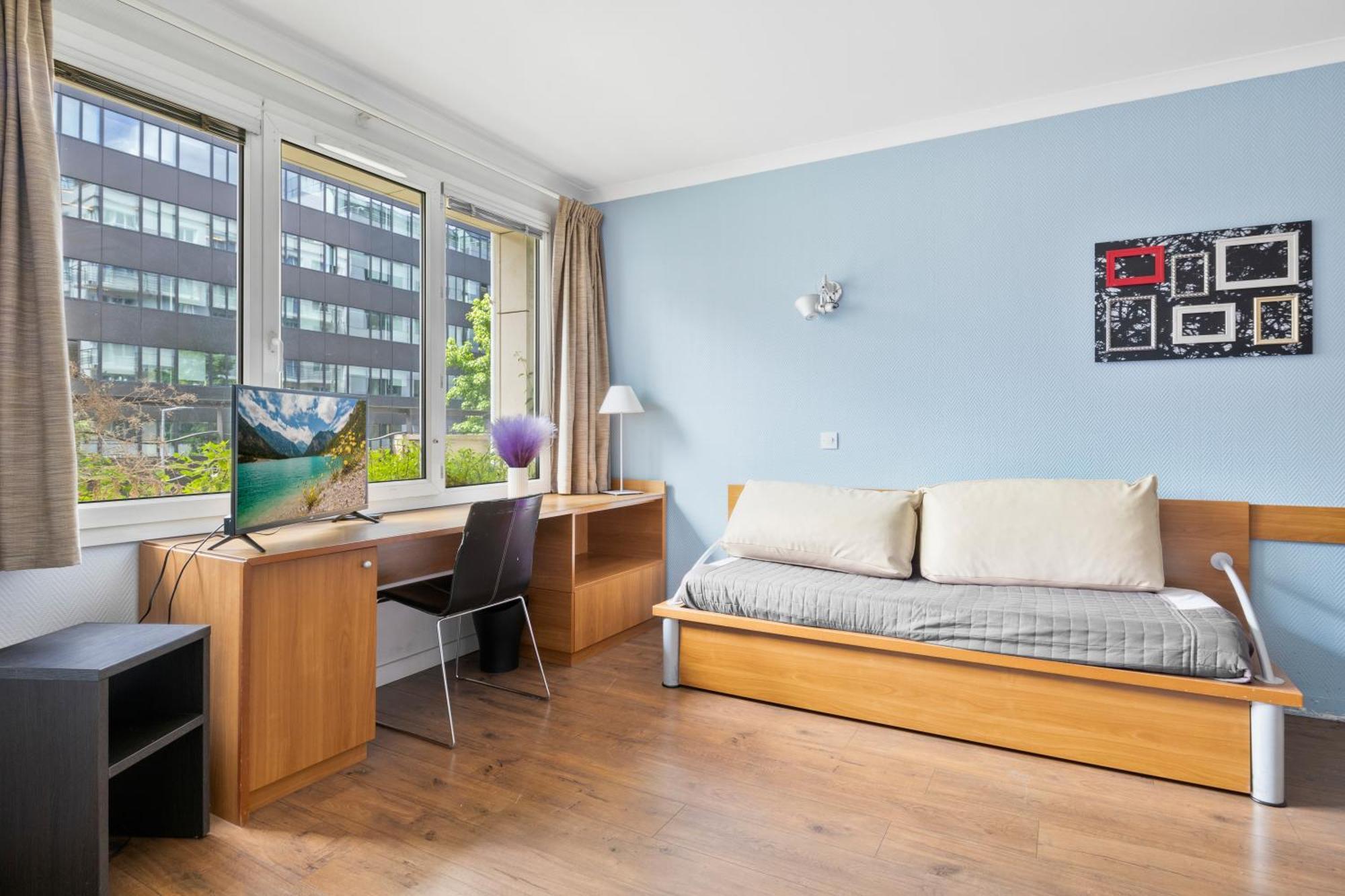 Grand Appartement Avec Balcon - Proche Parc Des Expo - Parking Privee Исси-ле-Мулино Экстерьер фото