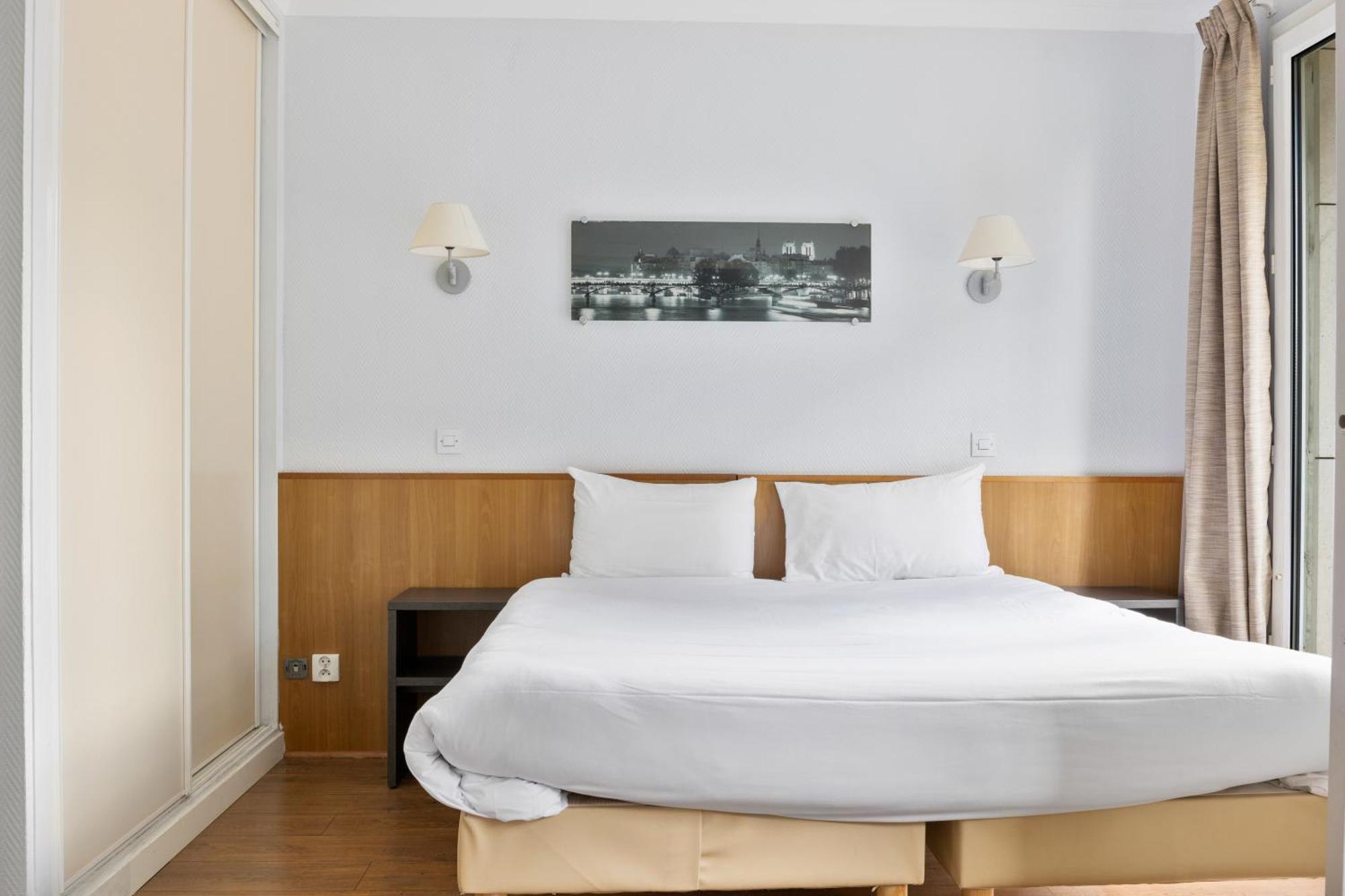 Grand Appartement Avec Balcon - Proche Parc Des Expo - Parking Privee Исси-ле-Мулино Экстерьер фото